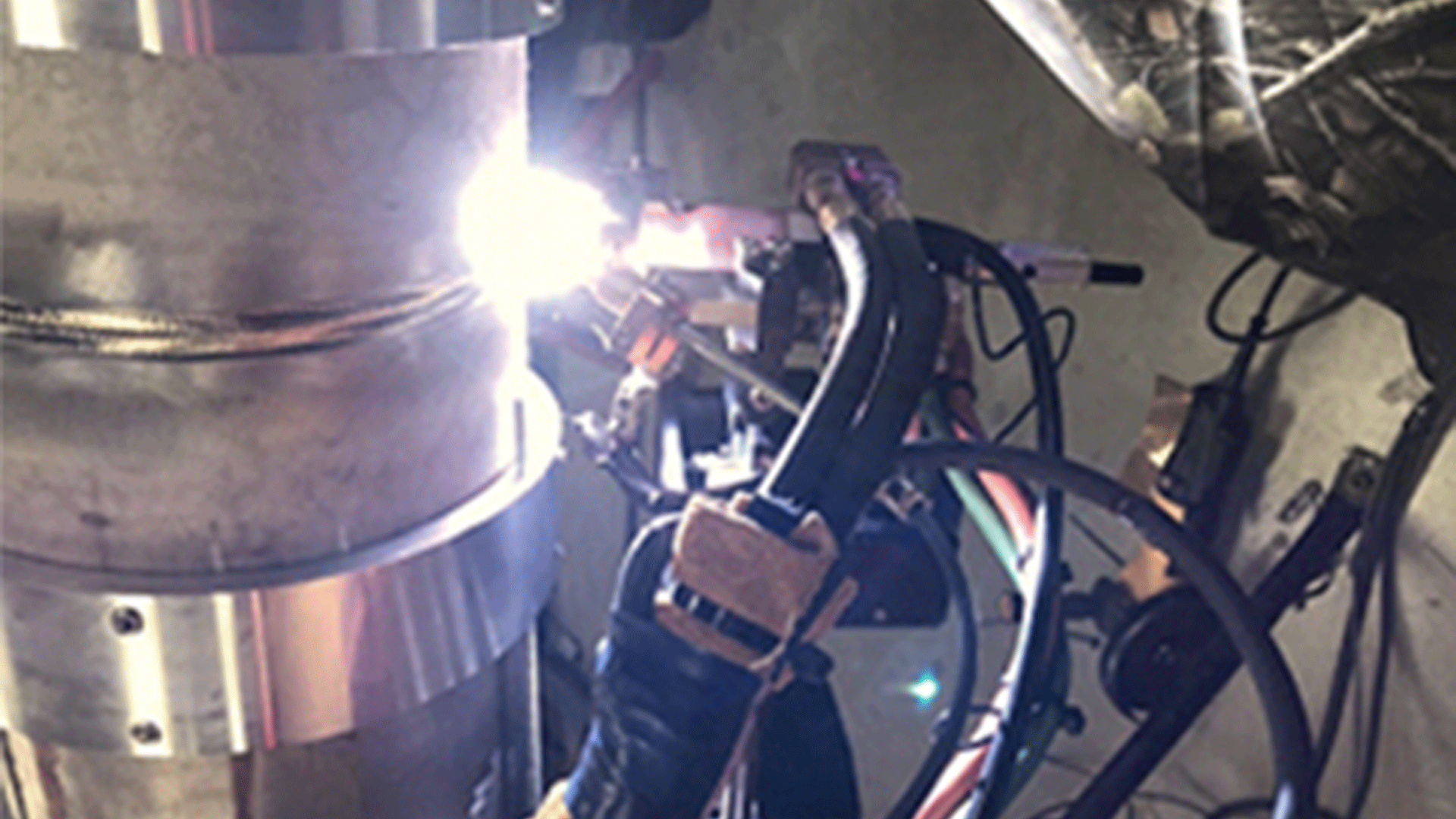 SpeedAndControlTitaniumGrooveWeldingUtilizingAZZSpecialtyWeldingsProprietaryHotPulseGTAW-min